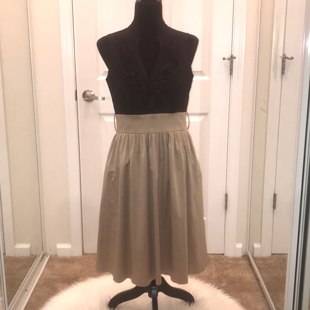JESSICA HOWARD Black & Gold Ruffle V neck Dress